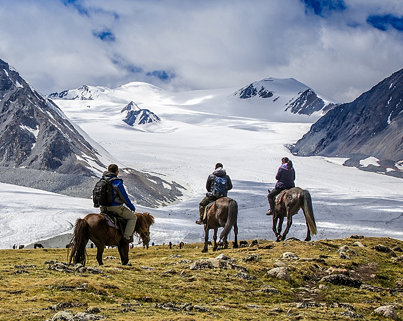 10_Reasons_to_visit_Mongolian_Altai_Mountains