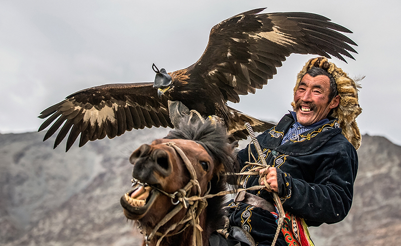 visit Mongolia Altai tavan bogd Mountains eagle hunter