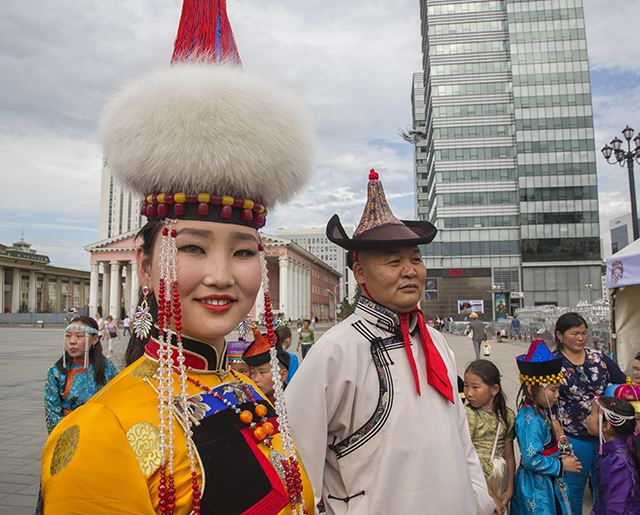 mongolia_national_costume_festival_deeltei_mongol