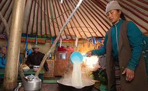 nomadic_family_mongolia